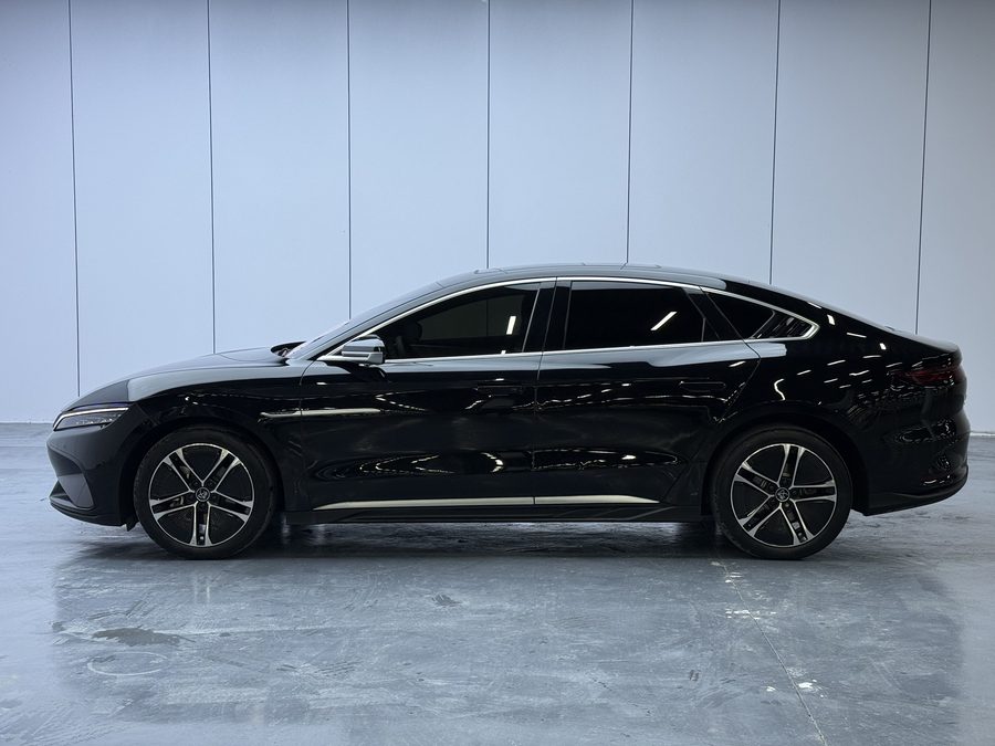 2023款 汉 EV 冠军版 605KM前驱尊贵型 多角度实拍