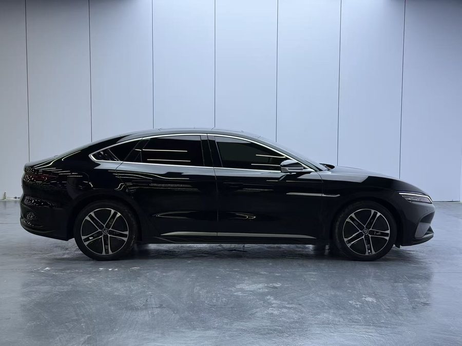 2023款 汉 EV 冠军版 605KM前驱尊贵型 多角度实拍