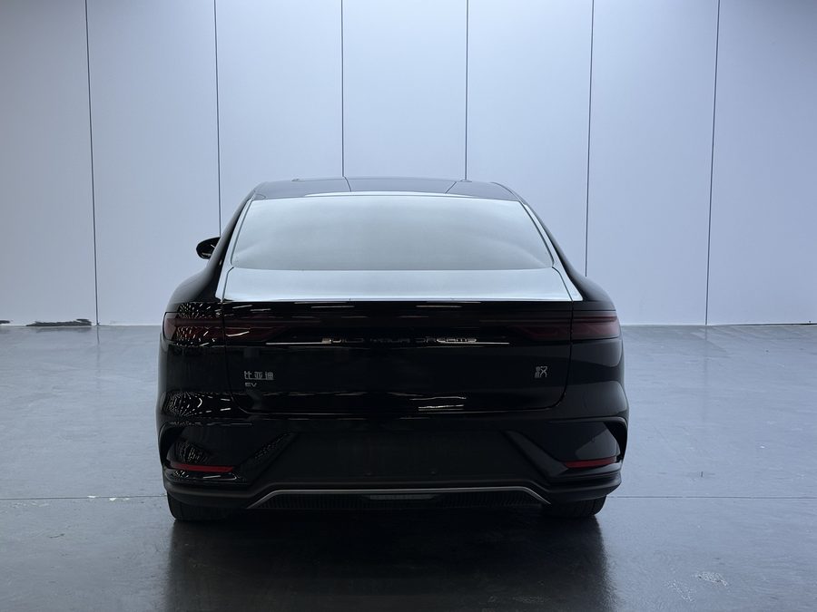2023款 汉 EV 冠军版 605KM前驱尊贵型 多角度实拍