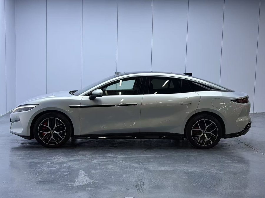 2025款 汉L EV 四驱激光雷达旗舰型 多角度实拍