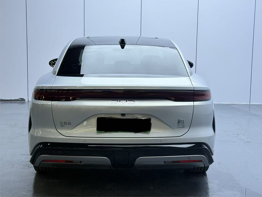 2025款 汉L EV 四驱激光雷达旗舰型 多角度实拍