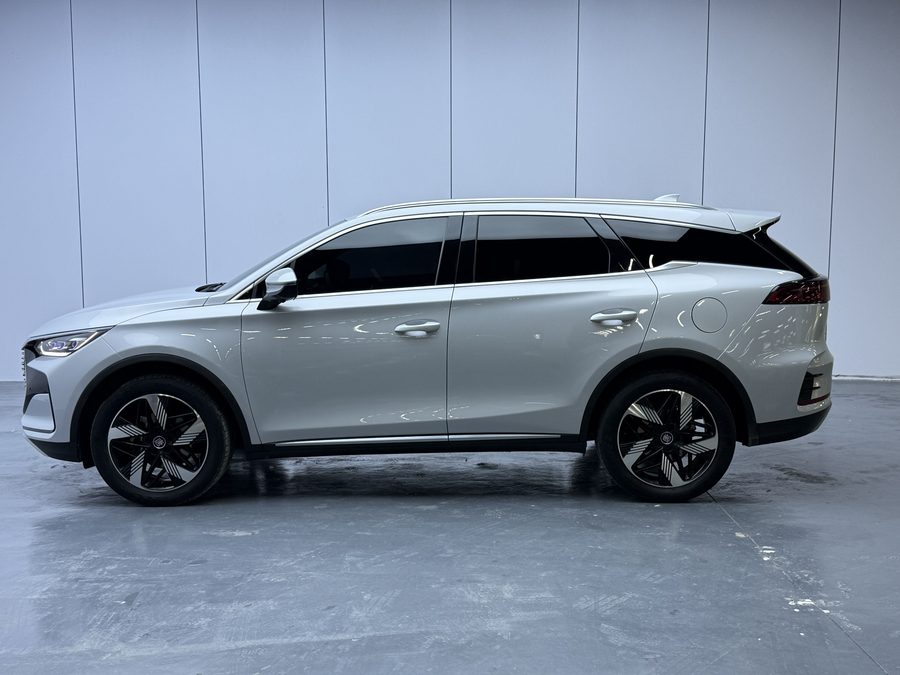 2024款 唐新能源 DM-i 荣耀版 112KM 尊贵型 多角度实拍