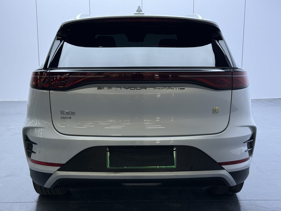 2024款 唐新能源 DM-i 荣耀版 112KM 尊贵型 多角度实拍