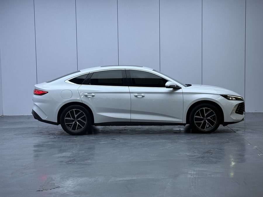 2024款 秦L DM-i 120KM超越型 多角度实拍