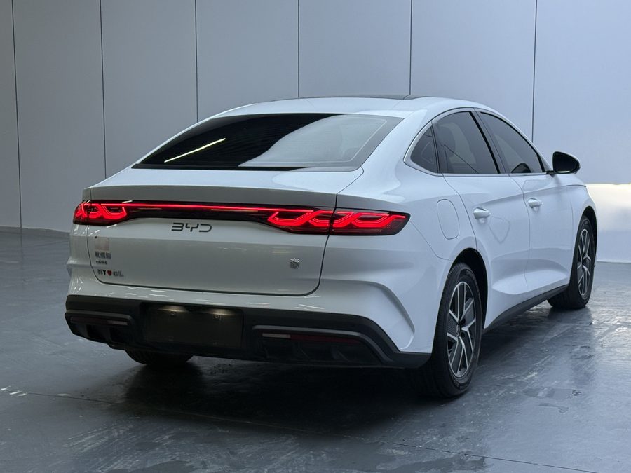 2024款 秦L DM-i 120KM超越型 多角度实拍