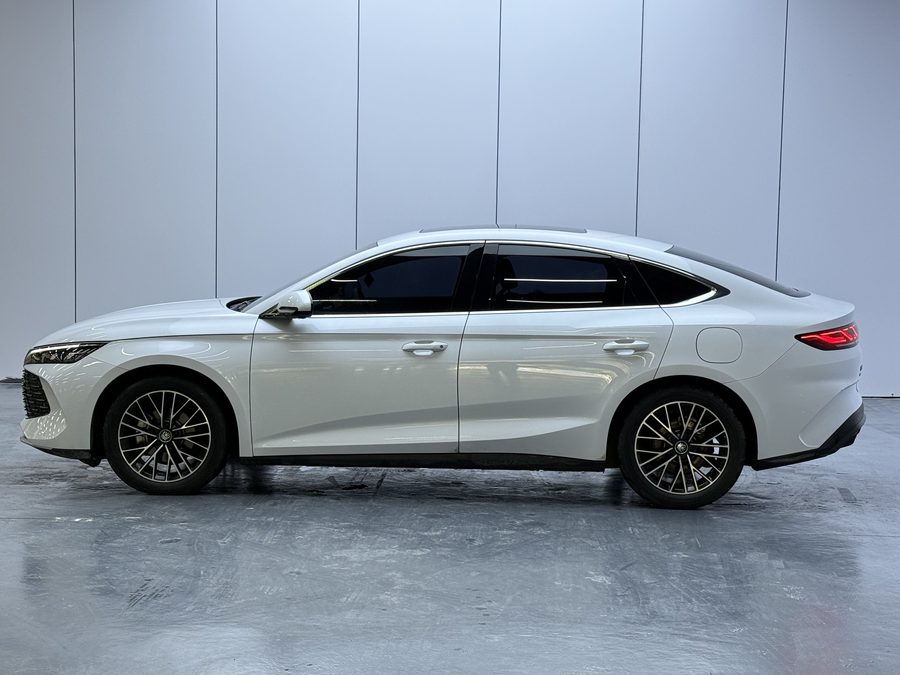 2024款 秦L DM-i 120KM卓越型 多角度实拍