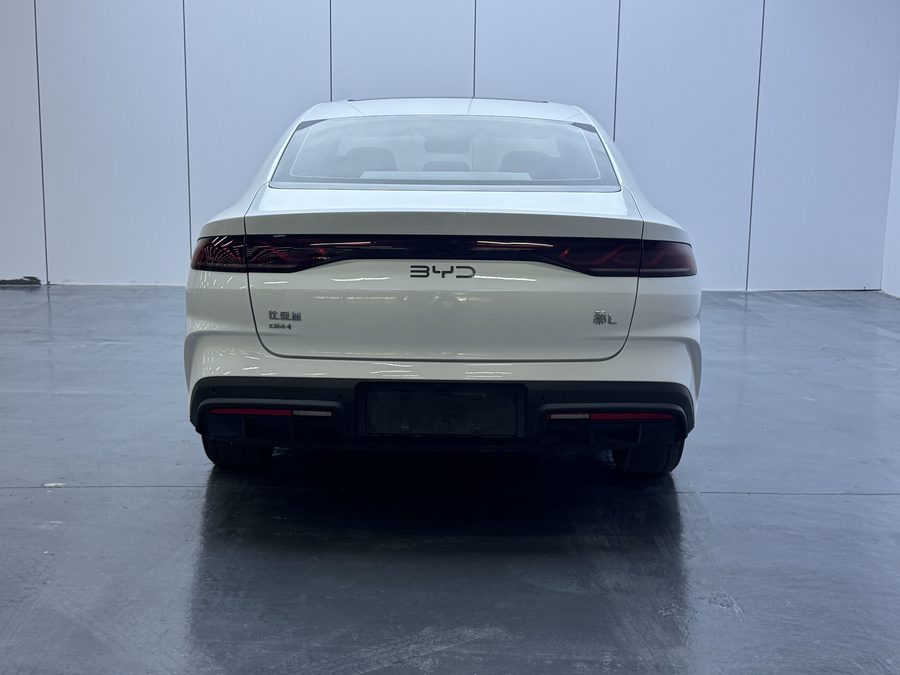 2024款 秦L DM-i 120KM卓越型 多角度实拍