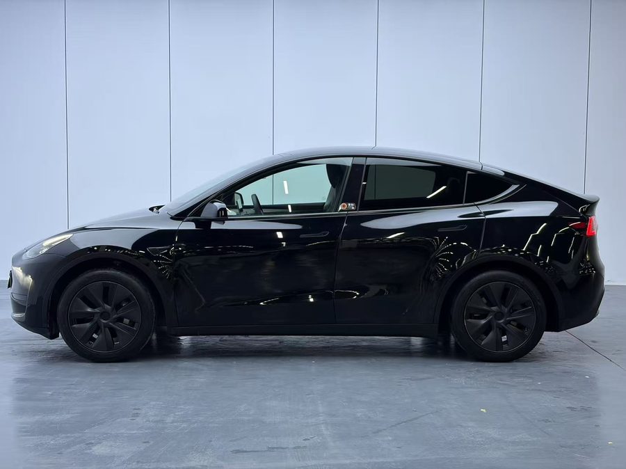 2023款 Model Y 后轮驱动版 多角度实拍