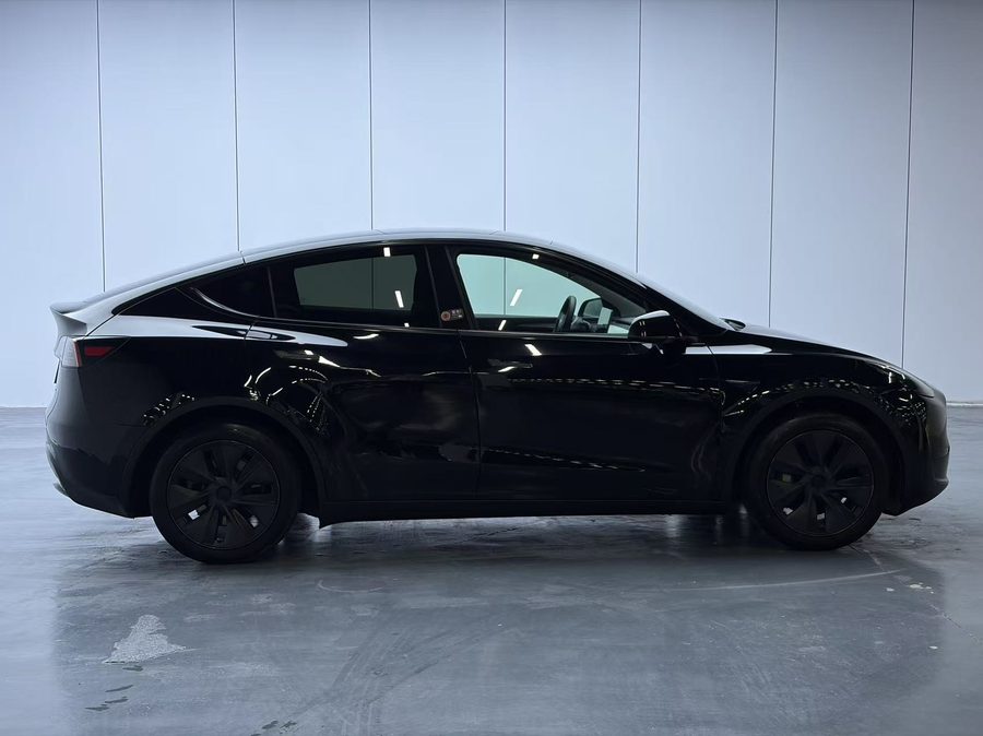 2023款 Model Y 后轮驱动版 多角度实拍