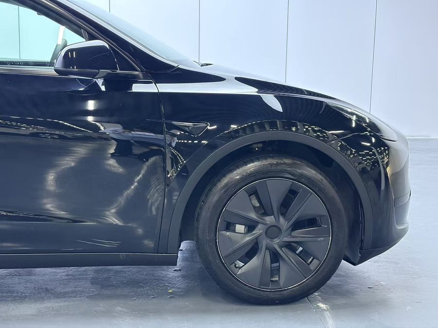 2023款 Model Y 后轮驱动版 多角度实拍