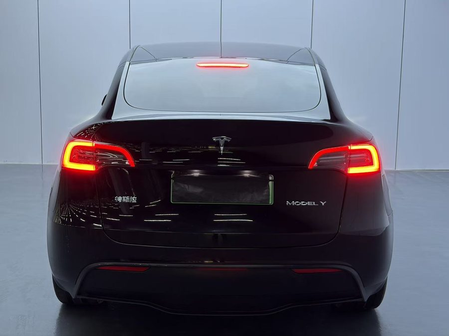 2023款 Model Y 后轮驱动版 多角度实拍