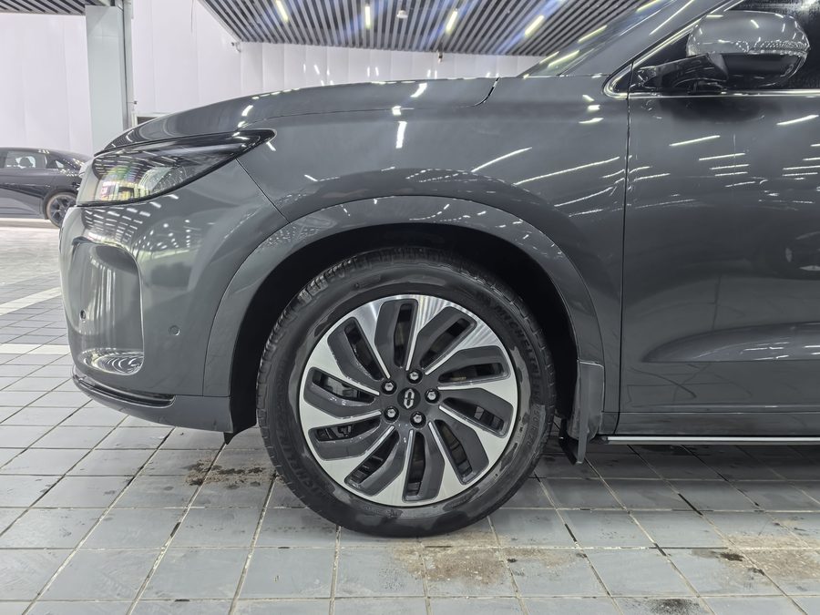 2024款 问界M7 1.5T 后驱Plus版 5座 多角度实拍
