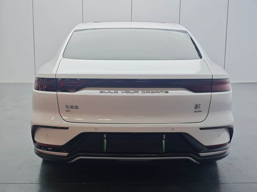 2022款 汉 EV 创世版 610KM四驱尊享型 多角度实拍