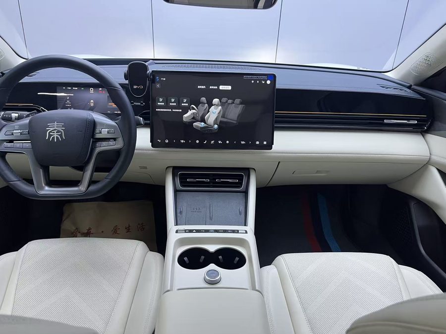 2025款 秦L EV 545卓越型 多角度实拍