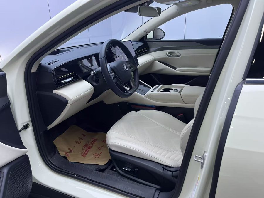2025款 秦L EV 545卓越型 多角度实拍