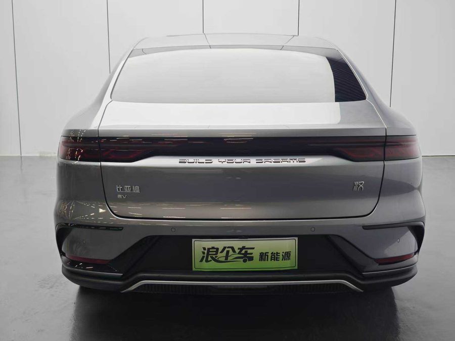 2023款 汉 EV 冠军版 506KM前驱尊贵型 多角度实拍