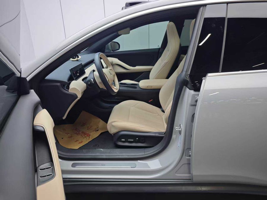 2024款 蔚来ET5T 75 kWh Touring 多角度实拍