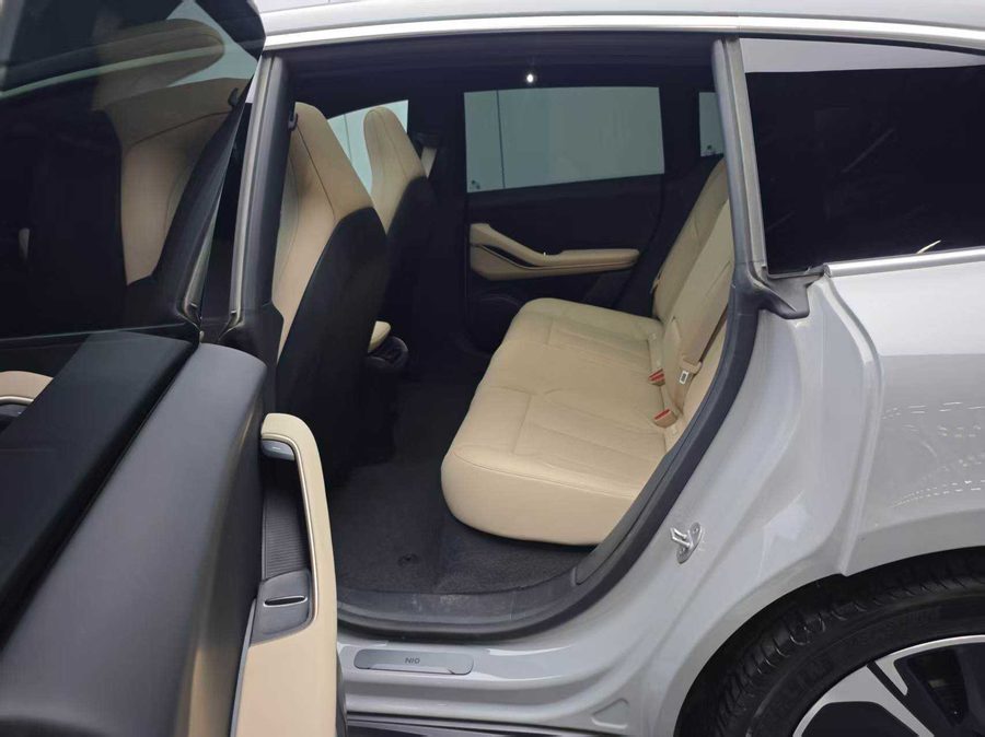 2024款 蔚来ET5T 75 kWh Touring 多角度实拍