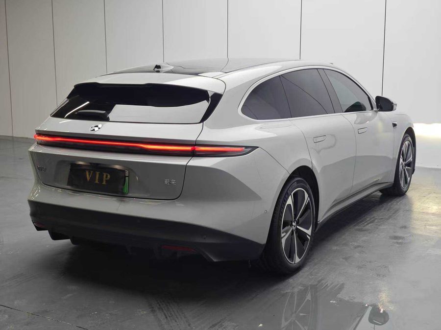 2024款 蔚来ET5T 75 kWh Touring 多角度实拍