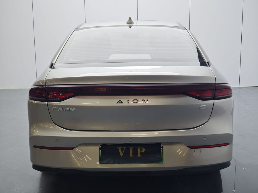 2022款 Aion S 魅 580 多角度实拍