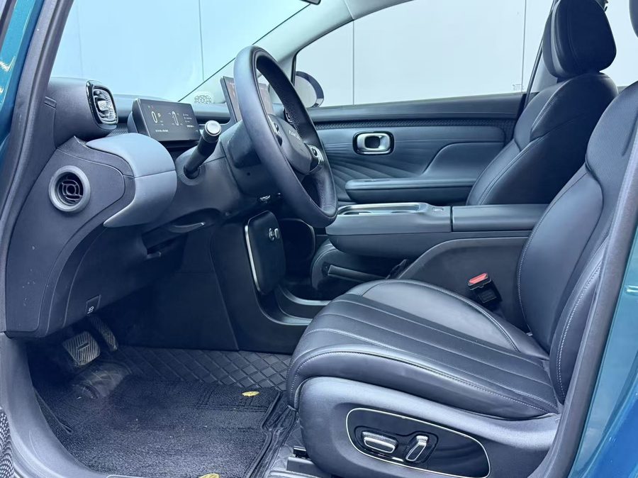 2025款 AION UT 420智豪版 多角度实拍