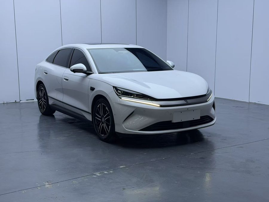 2025款 秦L EV 545卓越型 多角度实拍