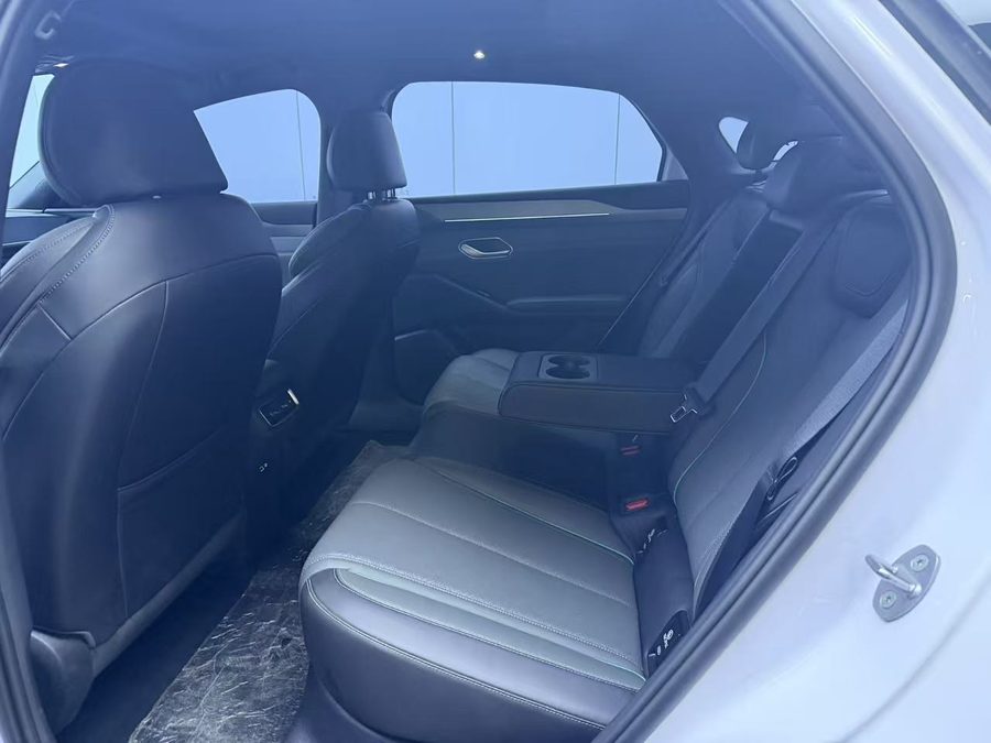 2025款 秦L EV 545卓越型 多角度实拍