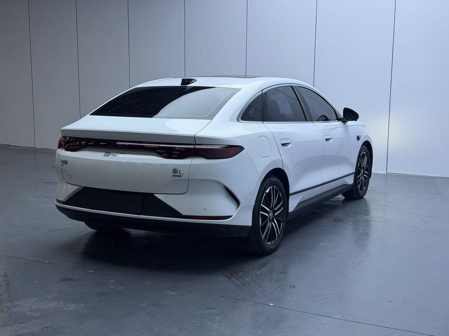 2025款 秦L EV 545卓越型 多角度实拍