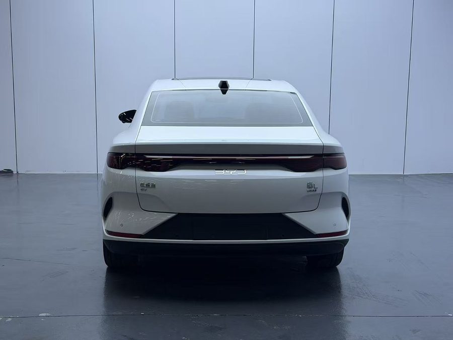 2025款 秦L EV 545卓越型 多角度实拍