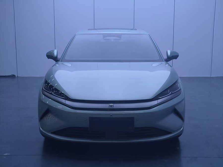 2025款 秦L EV 470KM领先型 多角度实拍