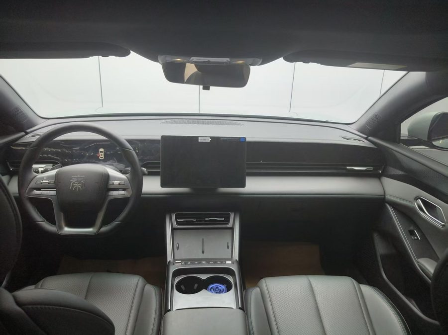 2025款 秦L EV 470KM领先型 多角度实拍