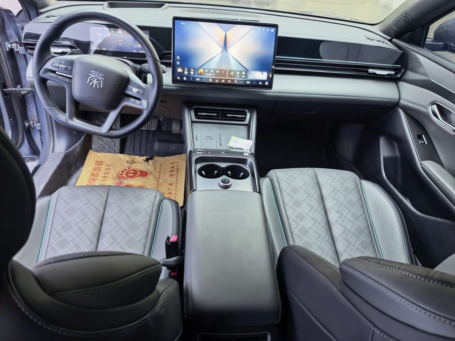 2025款 秦L EV 545卓越型 多角度实拍