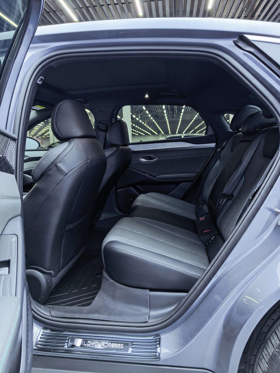 2025款 秦L EV 545卓越型 多角度实拍