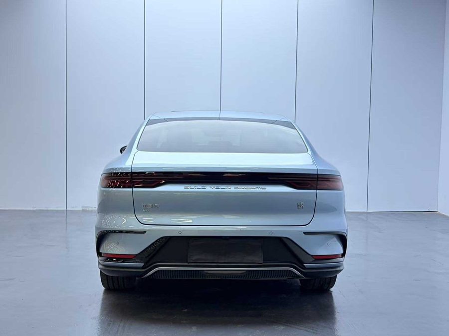 2023款 汉 EV 冠军版 605KM前驱尊贵型 多角度实拍