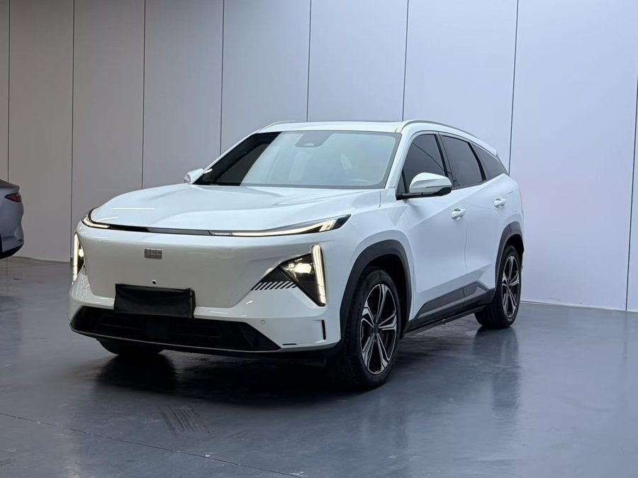 吉利银河 2024款 银河L7 1.5T 115km PLUS 龙腾版