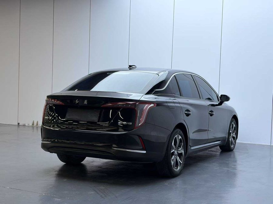 2022款 红旗E-QM5 431km 充电乐享版 多角度实拍