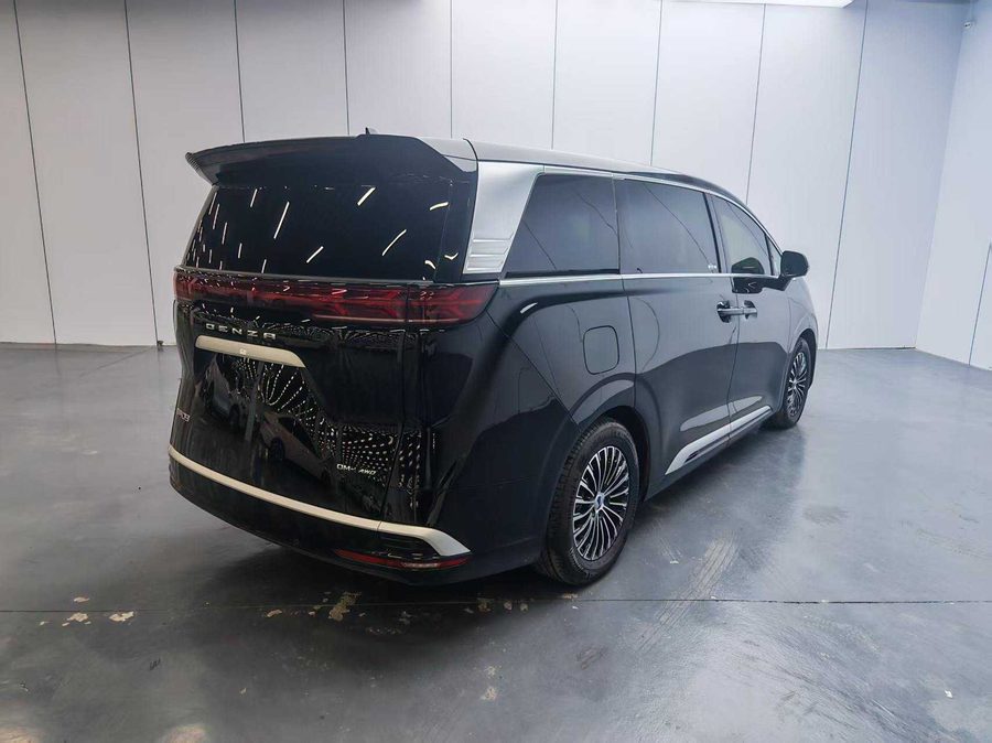 2024款 腾势D9 DM-i 980 四驱尊荣型 多角度实拍