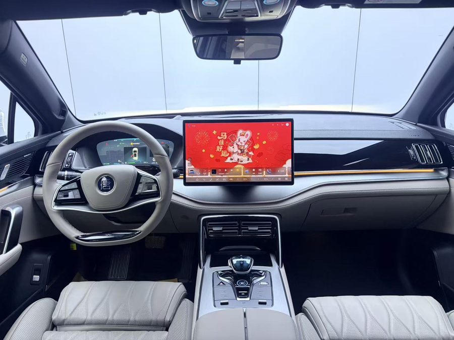 2024款 唐新能源 EV 荣耀版 600KM 尊享型 多角度实拍