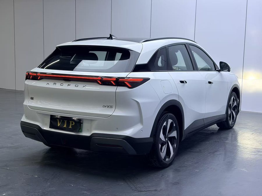 2026款 极狐 阿尔法T5(ARCFOX αT5) 增程 215 元境智行版 多角度实拍