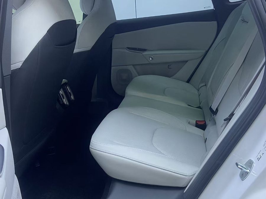 2025款 极狐S5 560PRO 185kW 多角度实拍