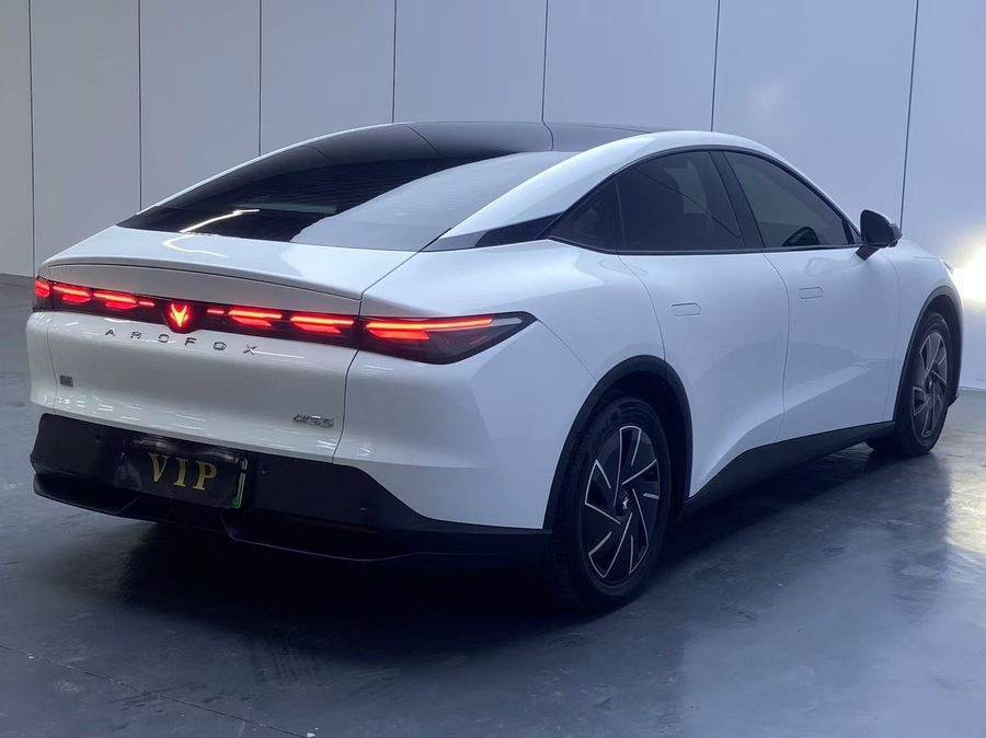 2025款 极狐S5 560PRO 185kW 多角度实拍