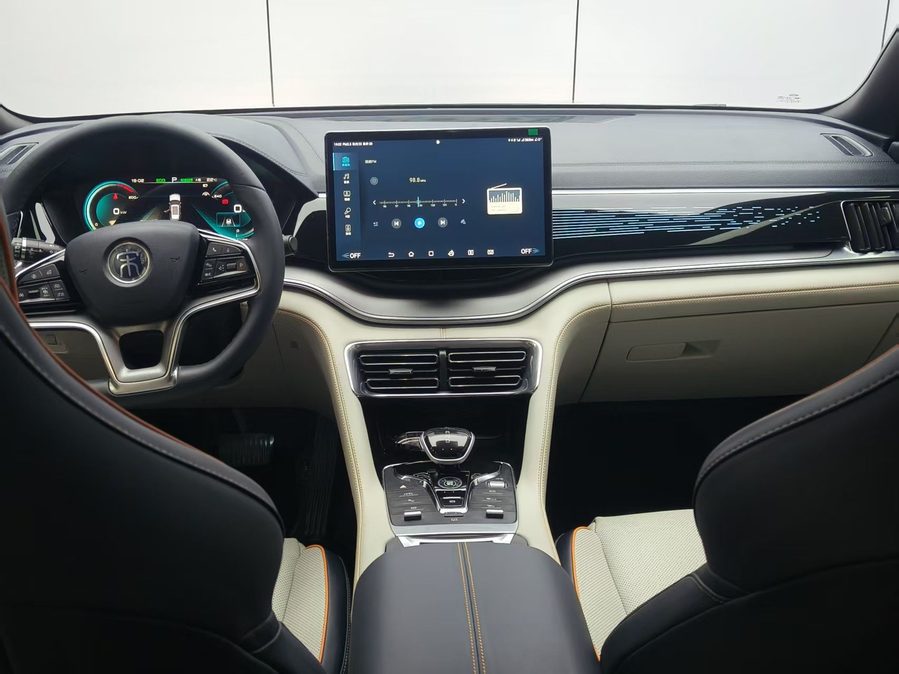 2021款 宋PLUS新能源 EV 旗舰型 多角度实拍
