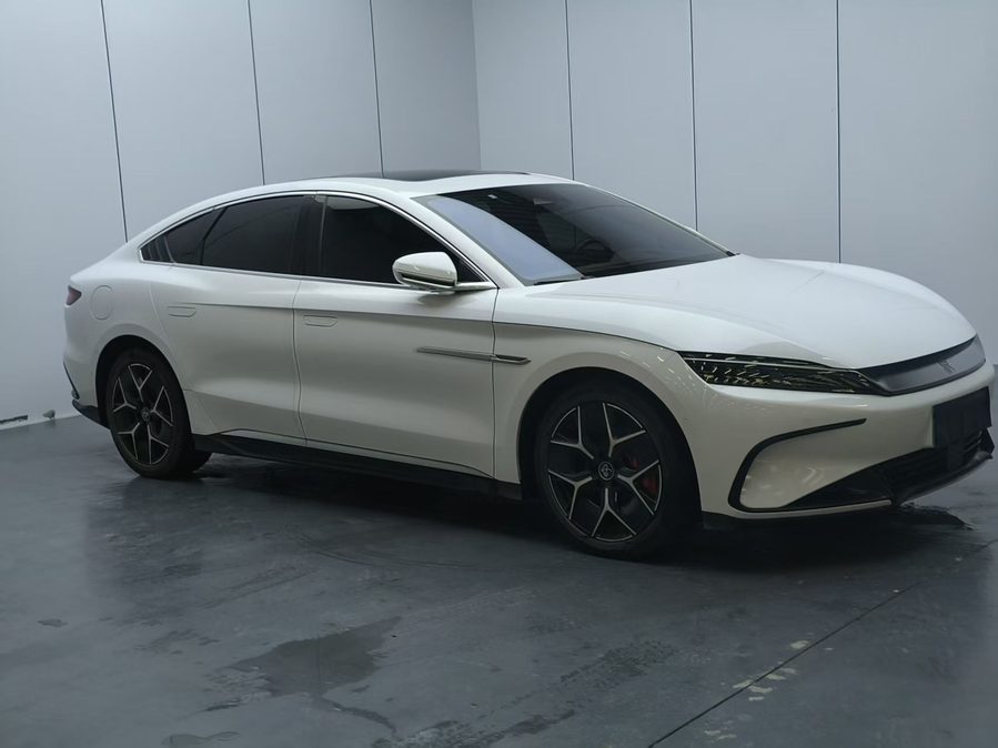 2022款 汉 EV 创世版 715KM前驱旗舰型 多角度实拍