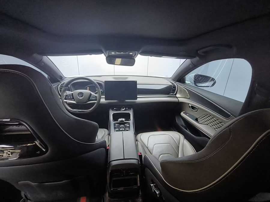 2022款 汉 EV 创世版 715KM前驱旗舰型 多角度实拍