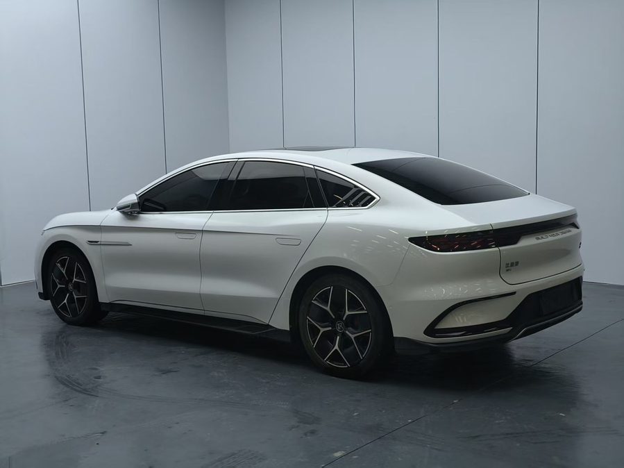 2022款 汉 EV 创世版 715KM前驱旗舰型 多角度实拍