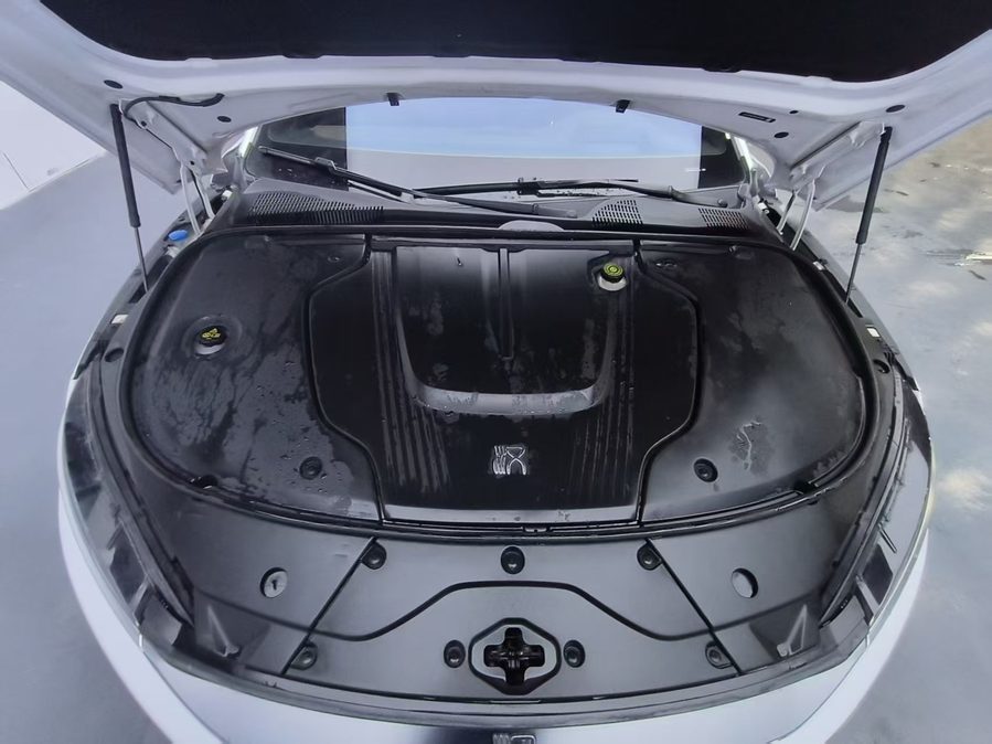 2022款 汉 EV 创世版 715KM前驱旗舰型 多角度实拍